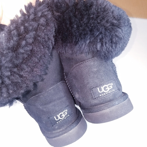 🌸UGG | Black Sherpa Lined Boots 8 - Picture 2 of 7